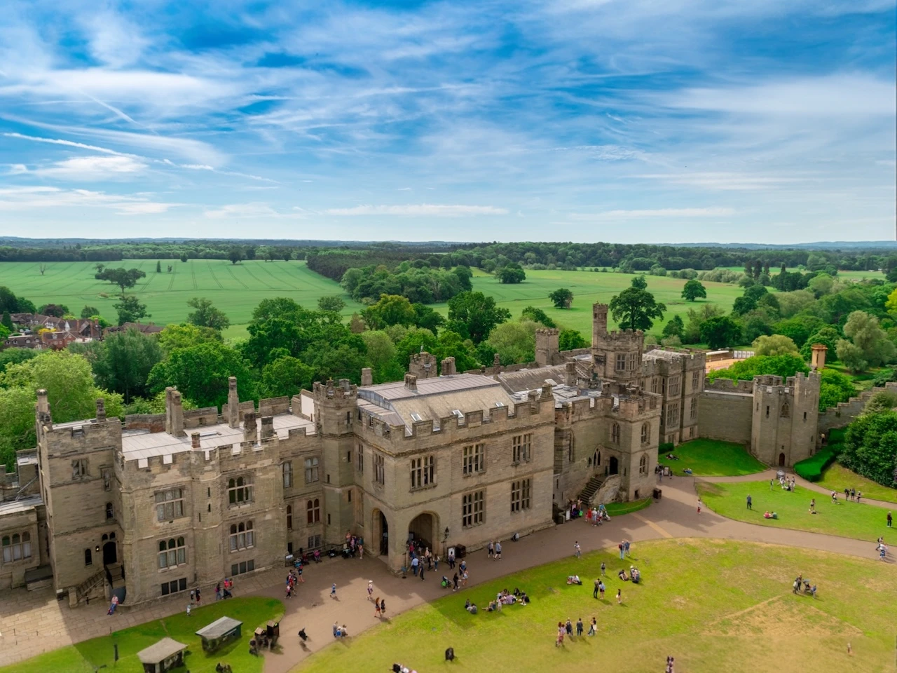 Warwick Castle - FC Chauffeurs